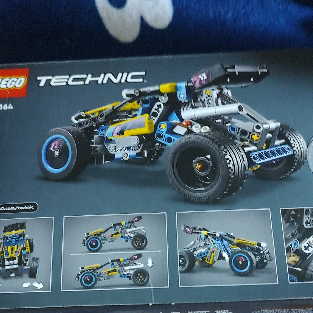 LEGO Technic Off-Road Racer - Blue, Black, and Yellow - Picture 5 of 7